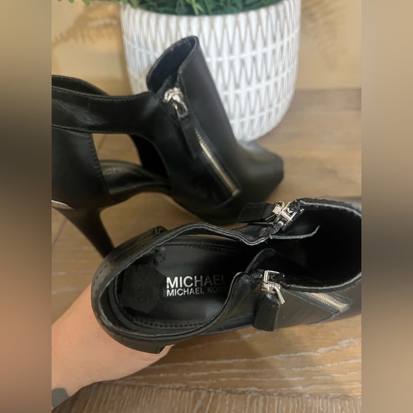Michael Kors Clara Peep-Toe‎ Leather Pump Size 7 - Picture 11 of 16